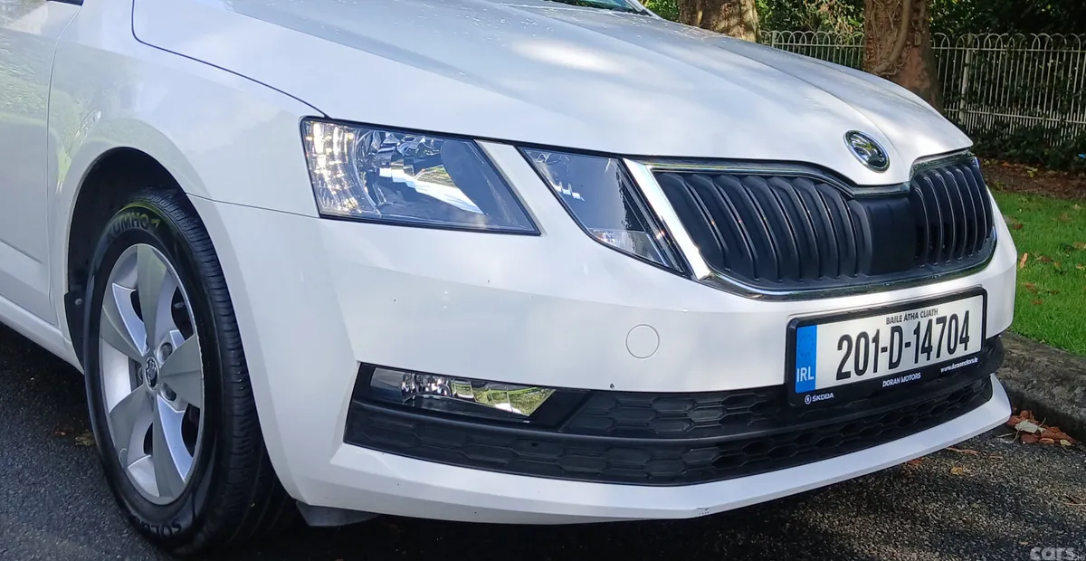 Skoda Octavia Saloon, Petrol, 2020, White
