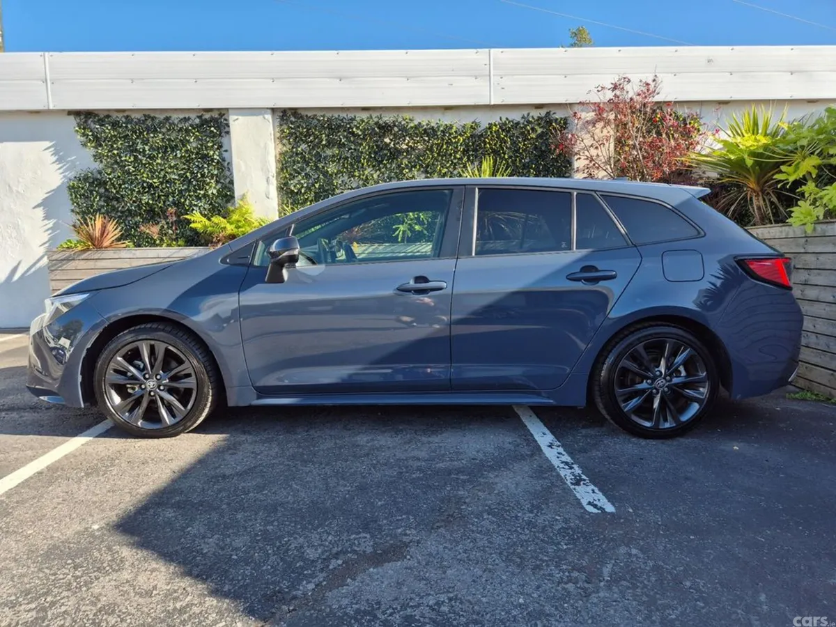Toyota Corolla Estate, Petrol Hybrid, 2023, Grey