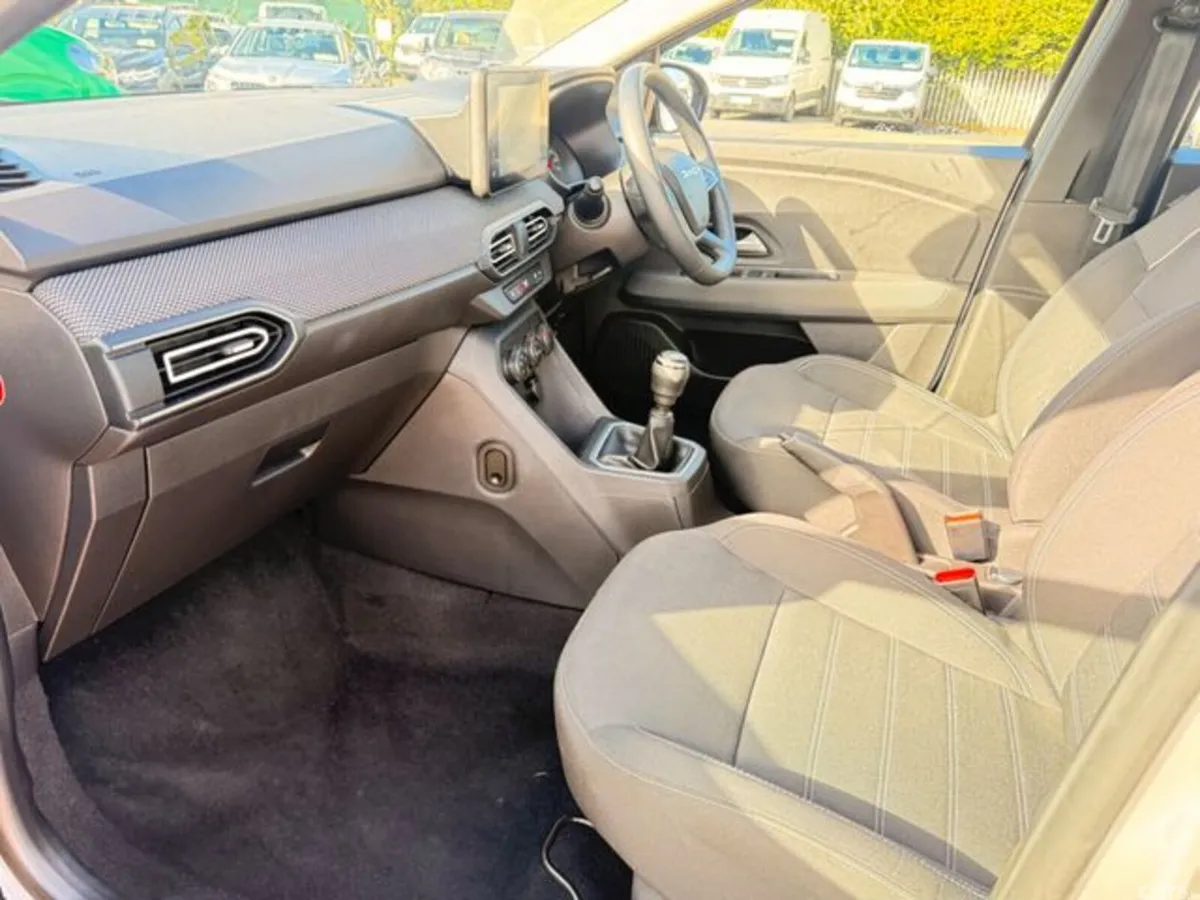 Dacia Sandero Hatchback, Petrol, 2024, Grey
