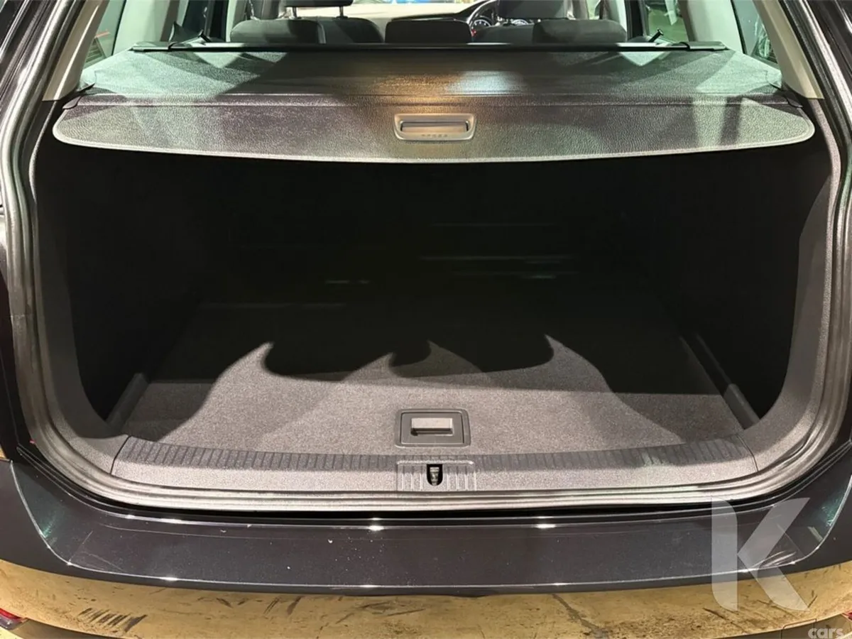 Volkswagen Golf Estate, Petrol, 2017, Black