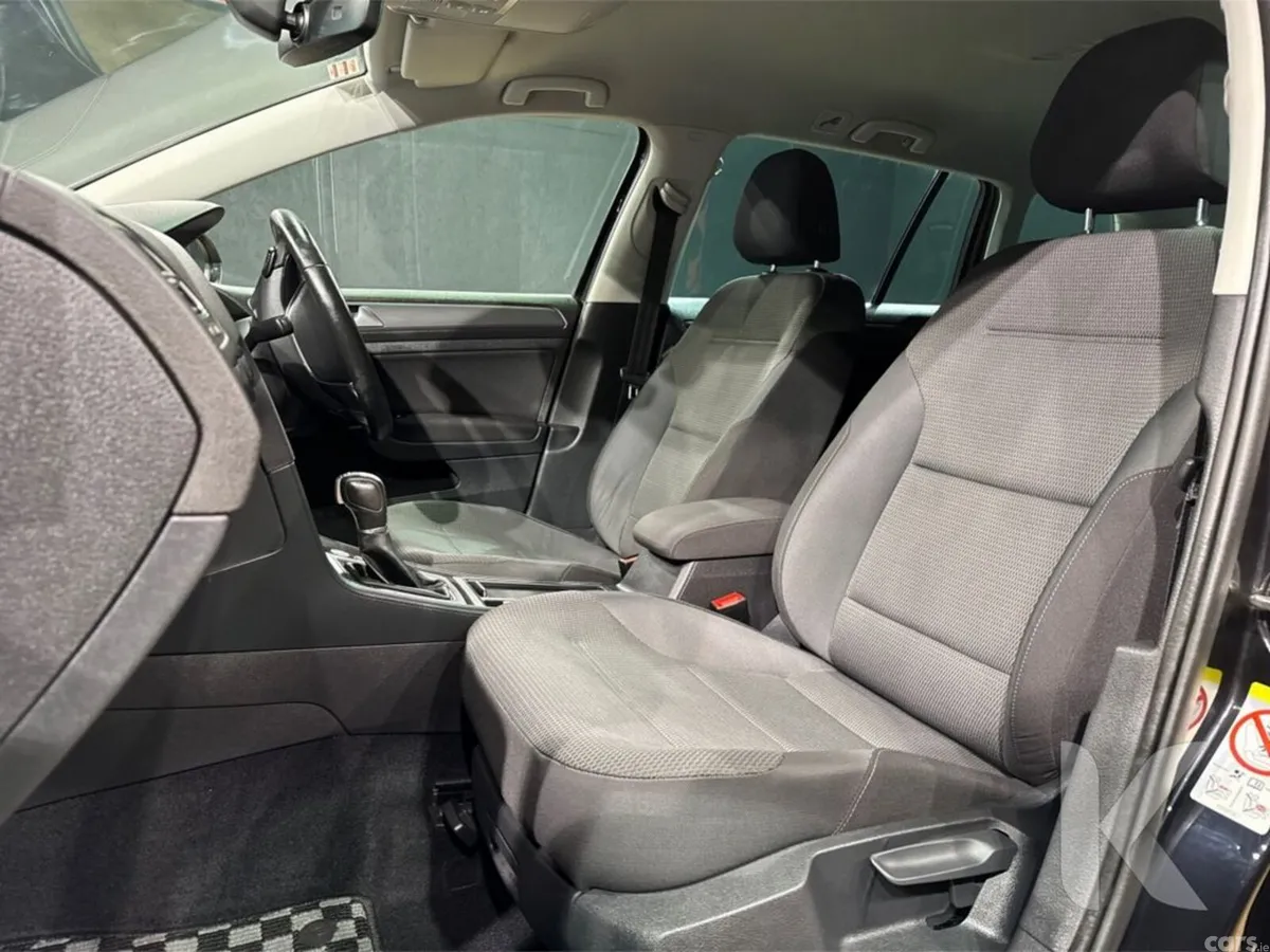 Volkswagen Golf Estate, Petrol, 2017, Black