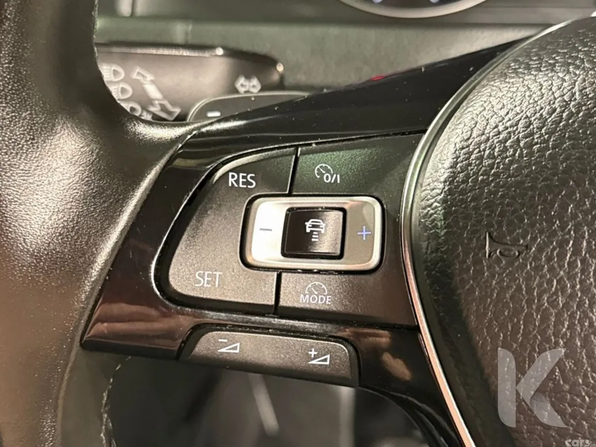 Volkswagen Golf Estate, Petrol, 2017, Black