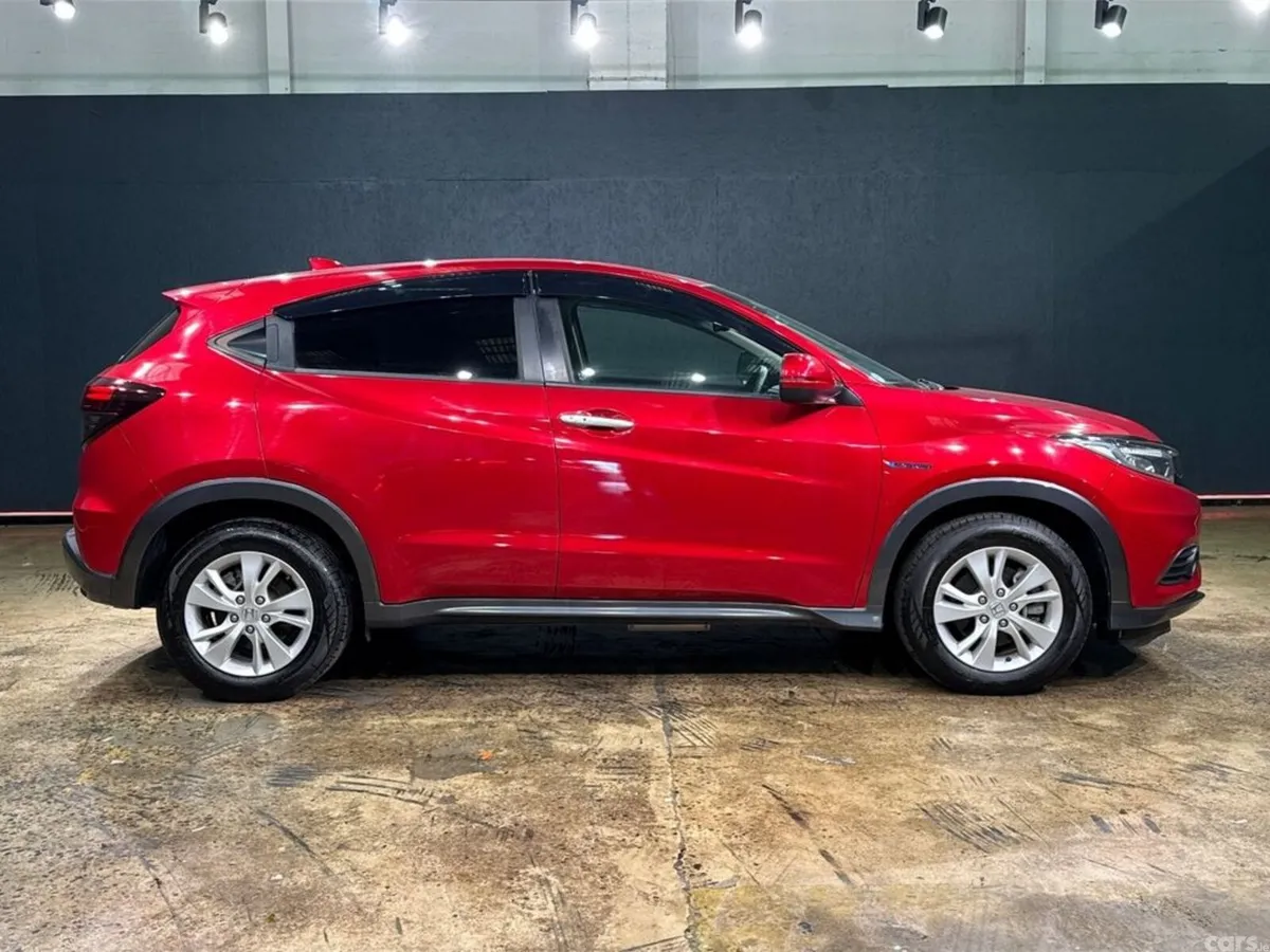 Honda Vezel SUV, Petrol Hybrid, 2020, Red