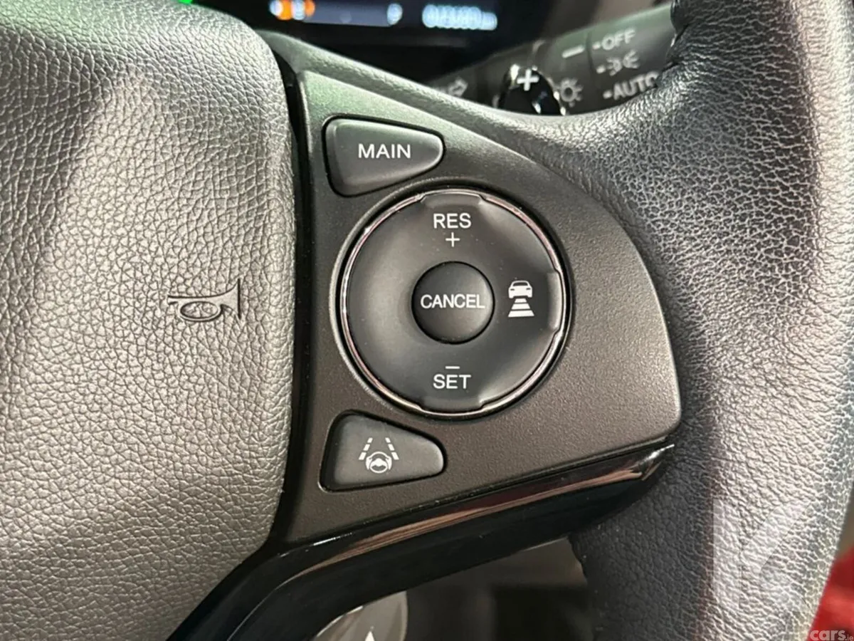 Honda Vezel SUV, Petrol Hybrid, 2020, Red
