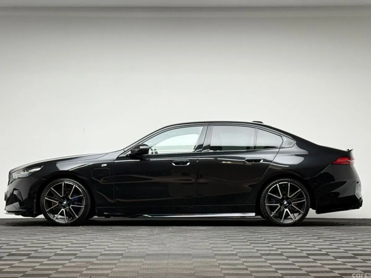 BMW 5-Series Saloon, Petrol Plug-in Hybrid, 2024, Black