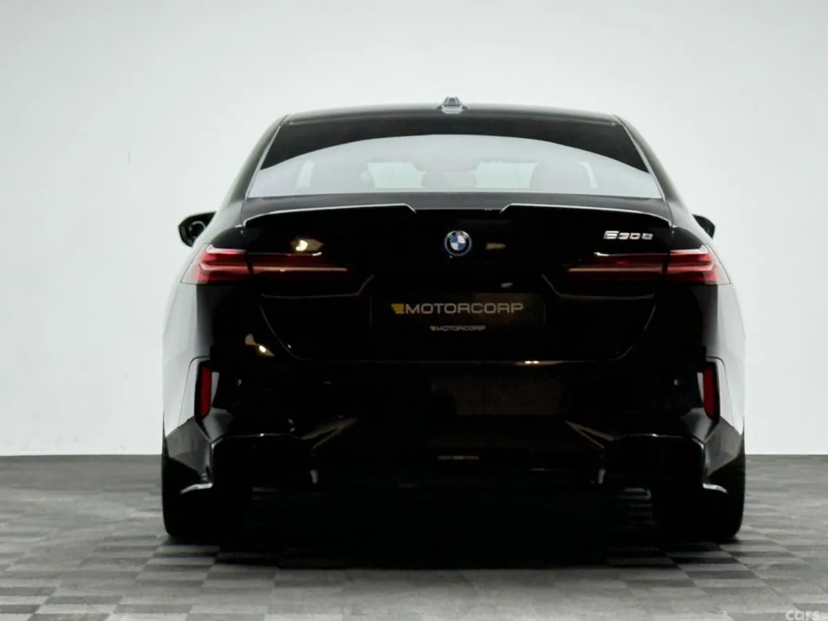 BMW 5-Series Saloon, Petrol Plug-in Hybrid, 2024, Black