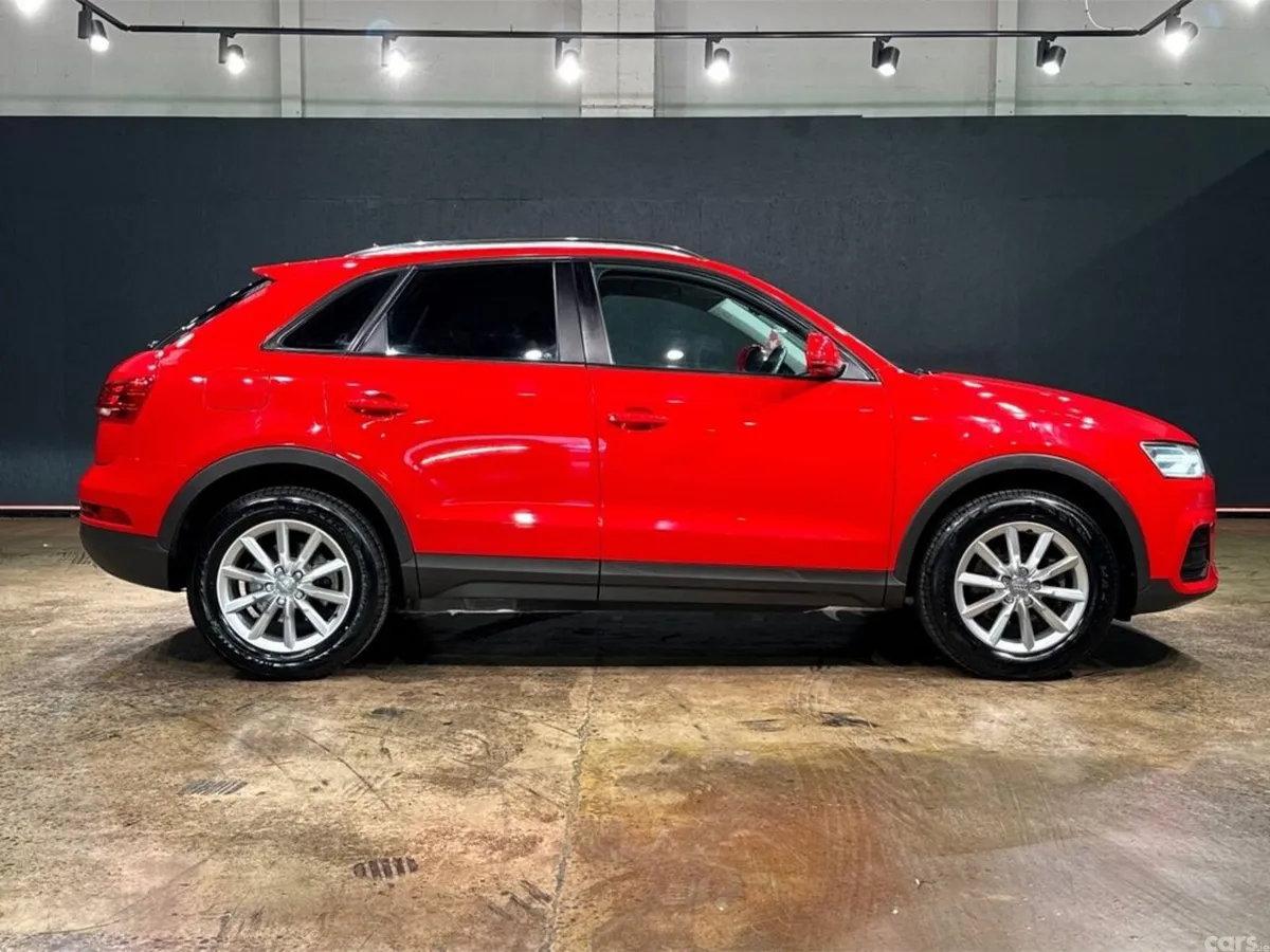 Audi Q3 SUV, Petrol, 2015, Red
