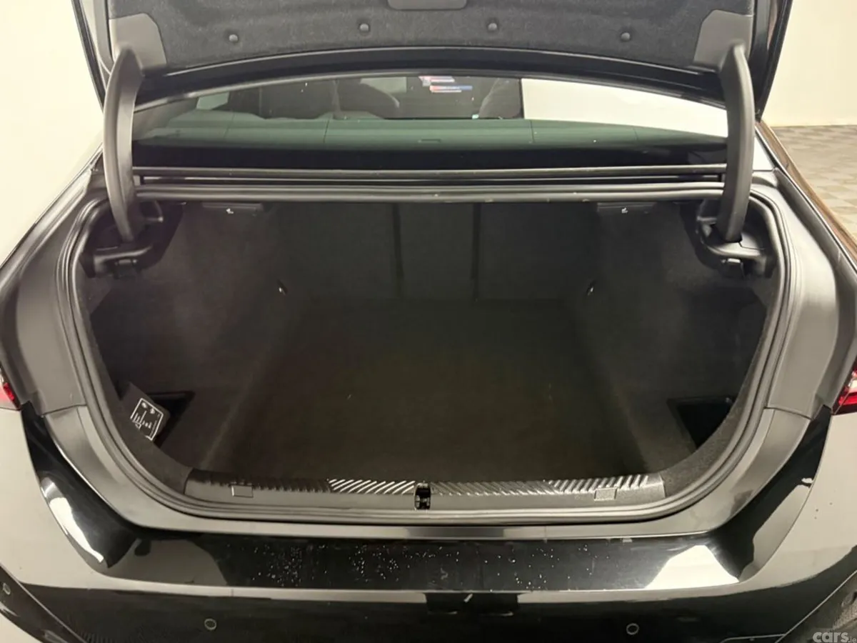 BMW 5-Series Saloon, Petrol Plug-in Hybrid, 2024, Black