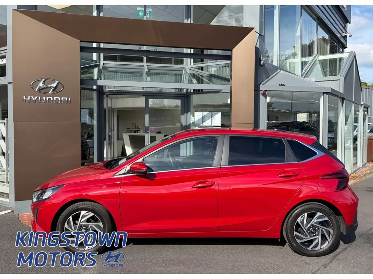 Hyundai i20 Hatchback, Petrol, 2024, Red