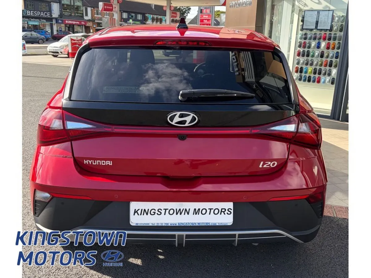 Hyundai i20 Hatchback, Petrol, 2024, Red