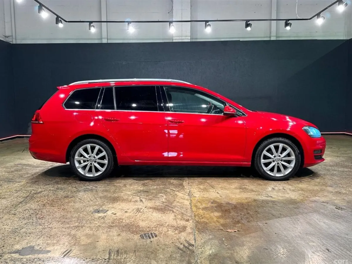 Volkswagen Golf Estate, Petrol, 2017, Red