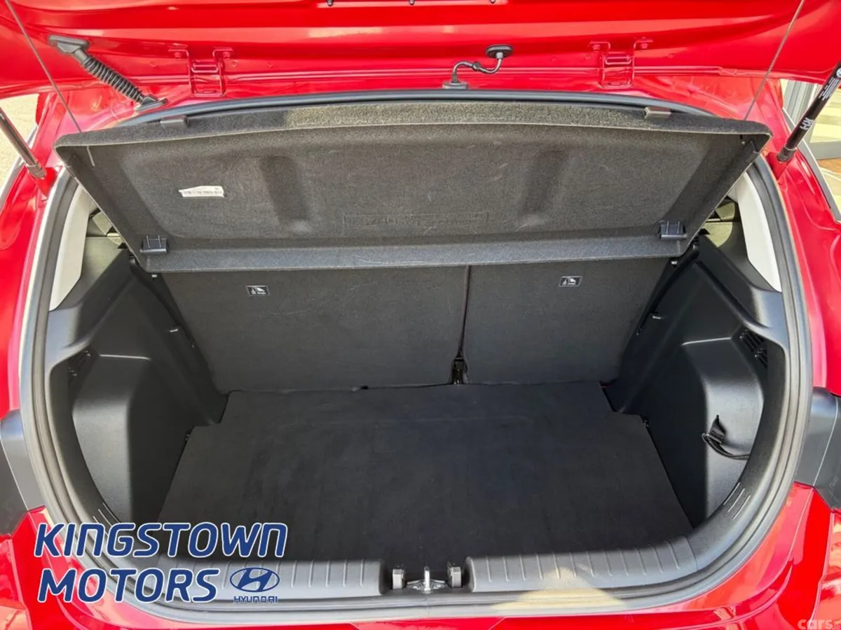 Hyundai i20 Hatchback, Petrol, 2024, Red