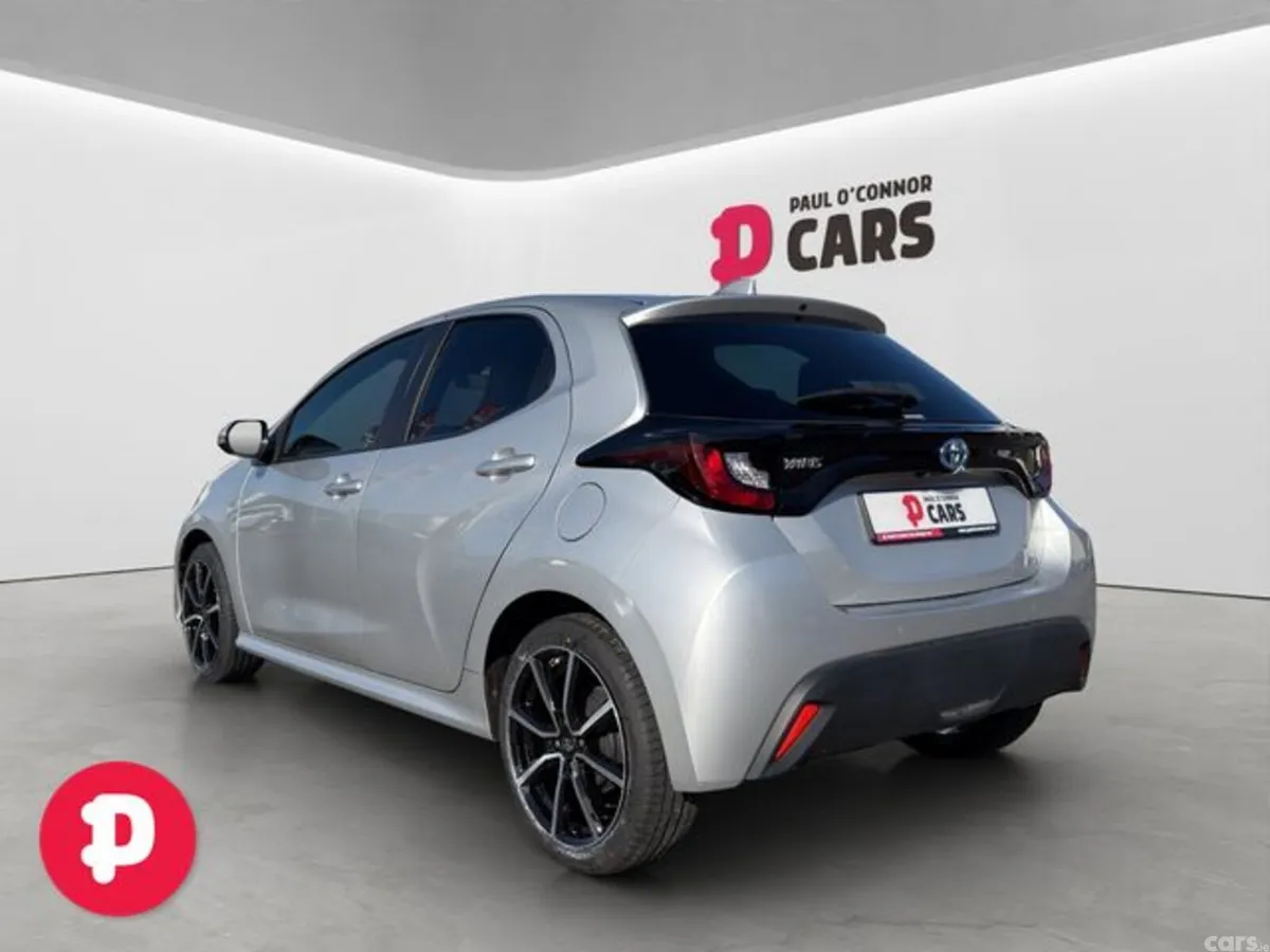 Toyota Yaris Hatchback, Petrol Hybrid, 2022, Silver
