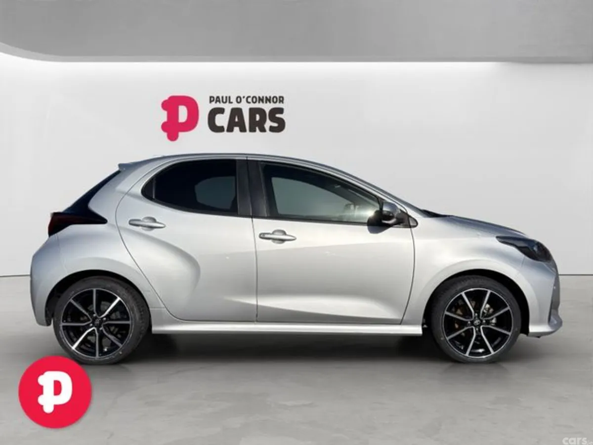 Toyota Yaris Hatchback, Petrol Hybrid, 2022, Silver