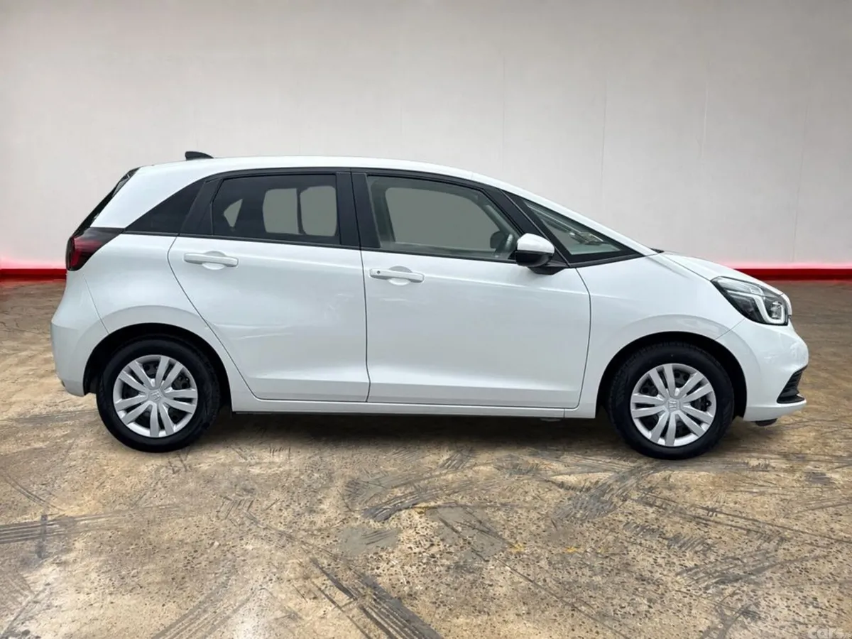 Honda Fit Hatchback, Petrol Hybrid, 2023, White
