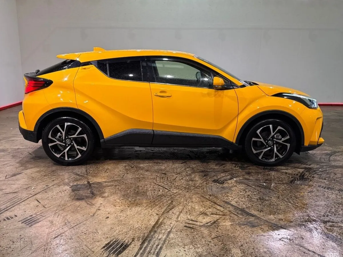 Toyota C-HR SUV, Petrol Hybrid, 2022, Yellow