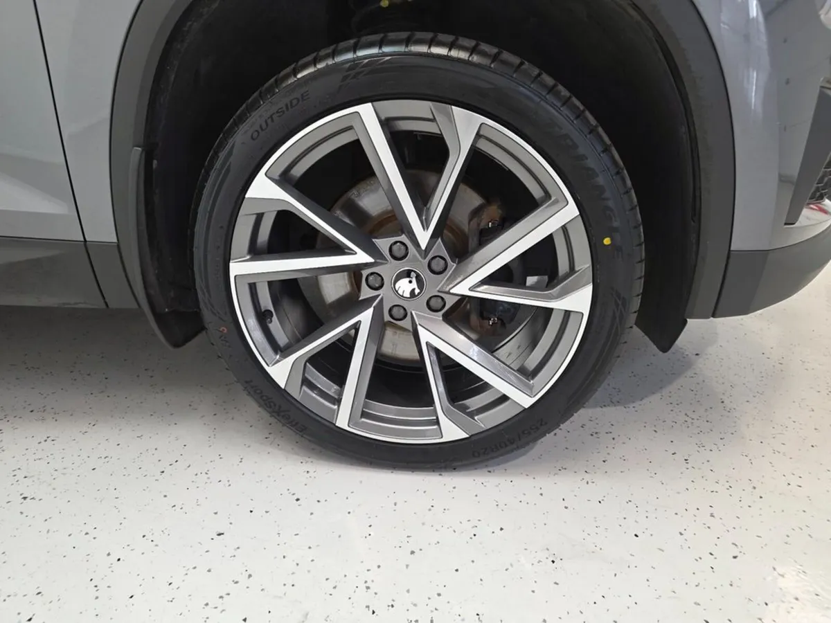 Skoda Kodiaq MPV, Diesel, 2023, Grey