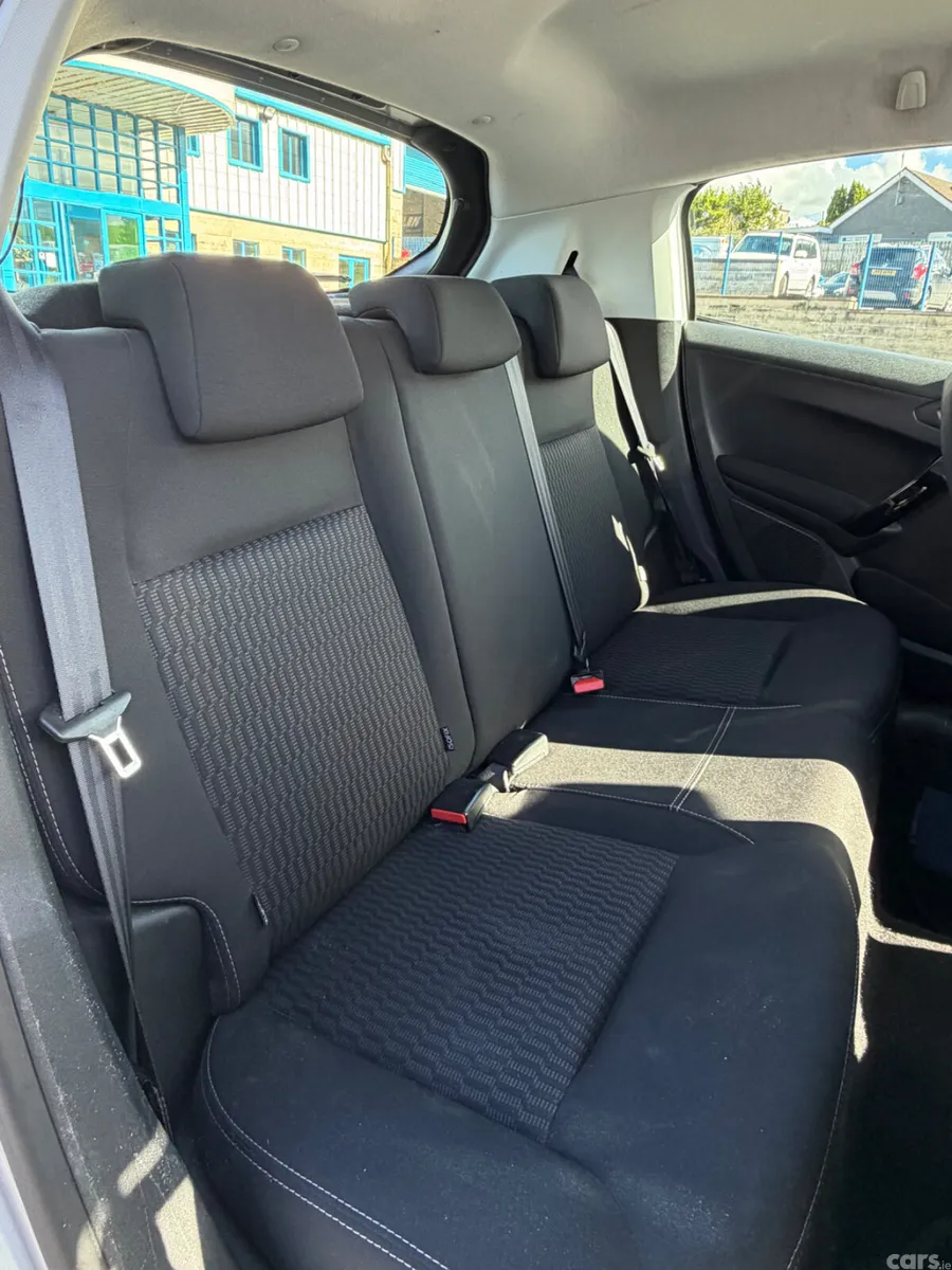 Peugeot 208 Hatchback, Diesel, 2015, Silver