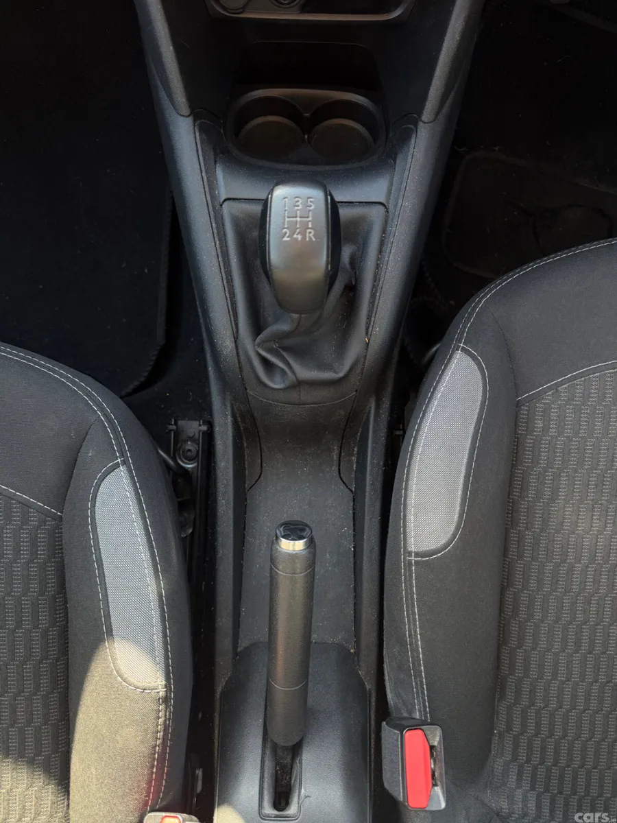Peugeot 208 Hatchback, Diesel, 2015, Silver