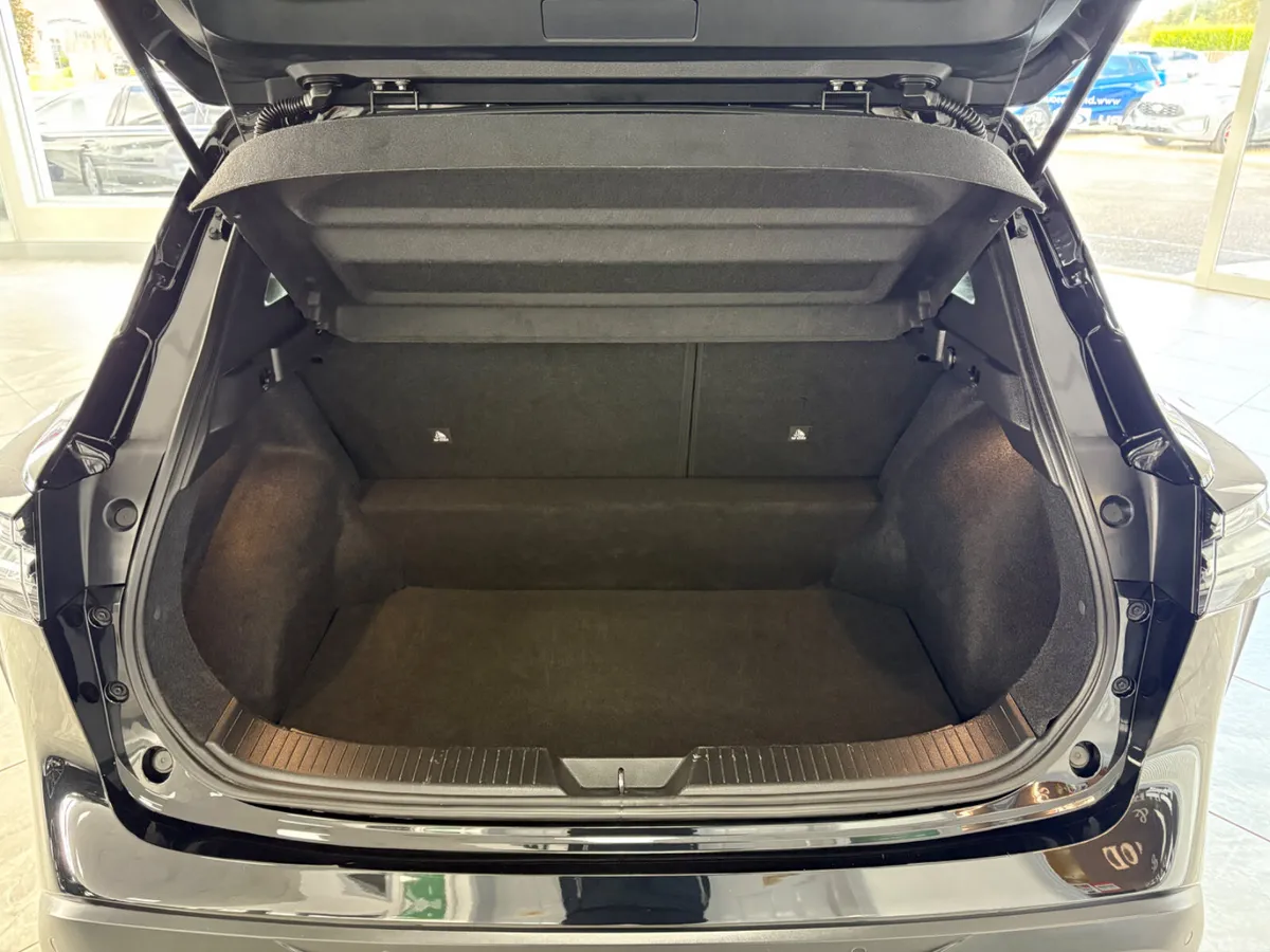 Nissan Qashqai SUV, Petrol Hybrid, 2025, Black