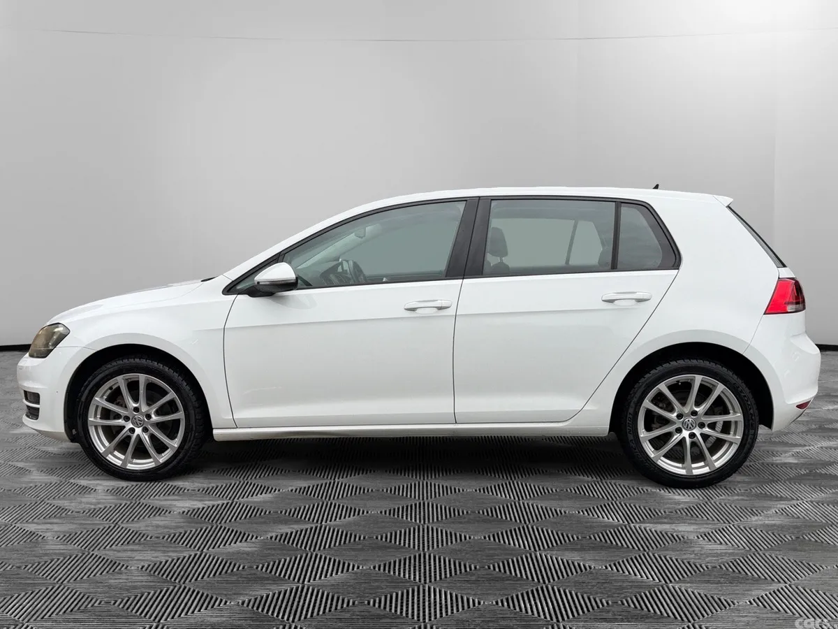 Volkswagen Golf Hatchback, Petrol, 2015, White