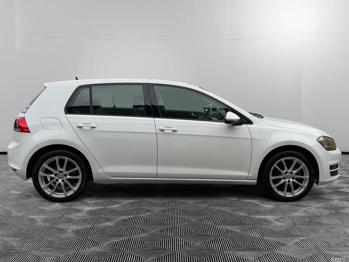 Volkswagen Golf Hatchback, Petrol, 2015, White