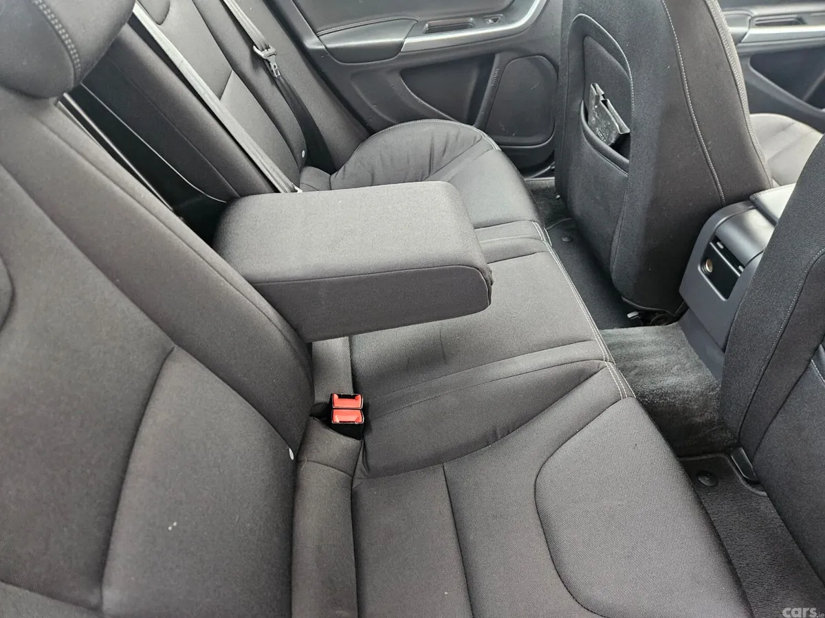 Volvo S60 Saloon, Diesel, 2015, Blue