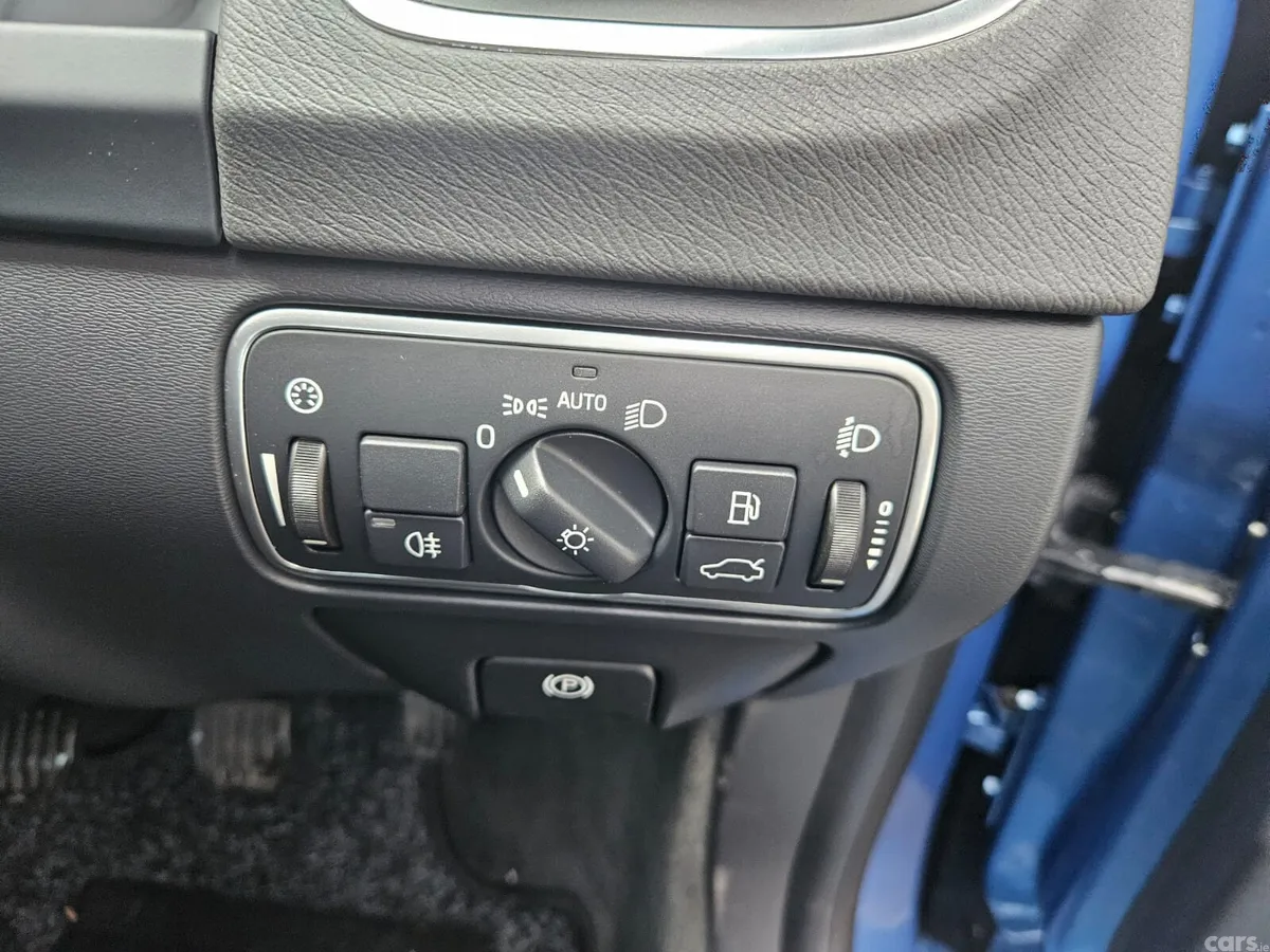Volvo S60 Saloon, Diesel, 2015, Blue
