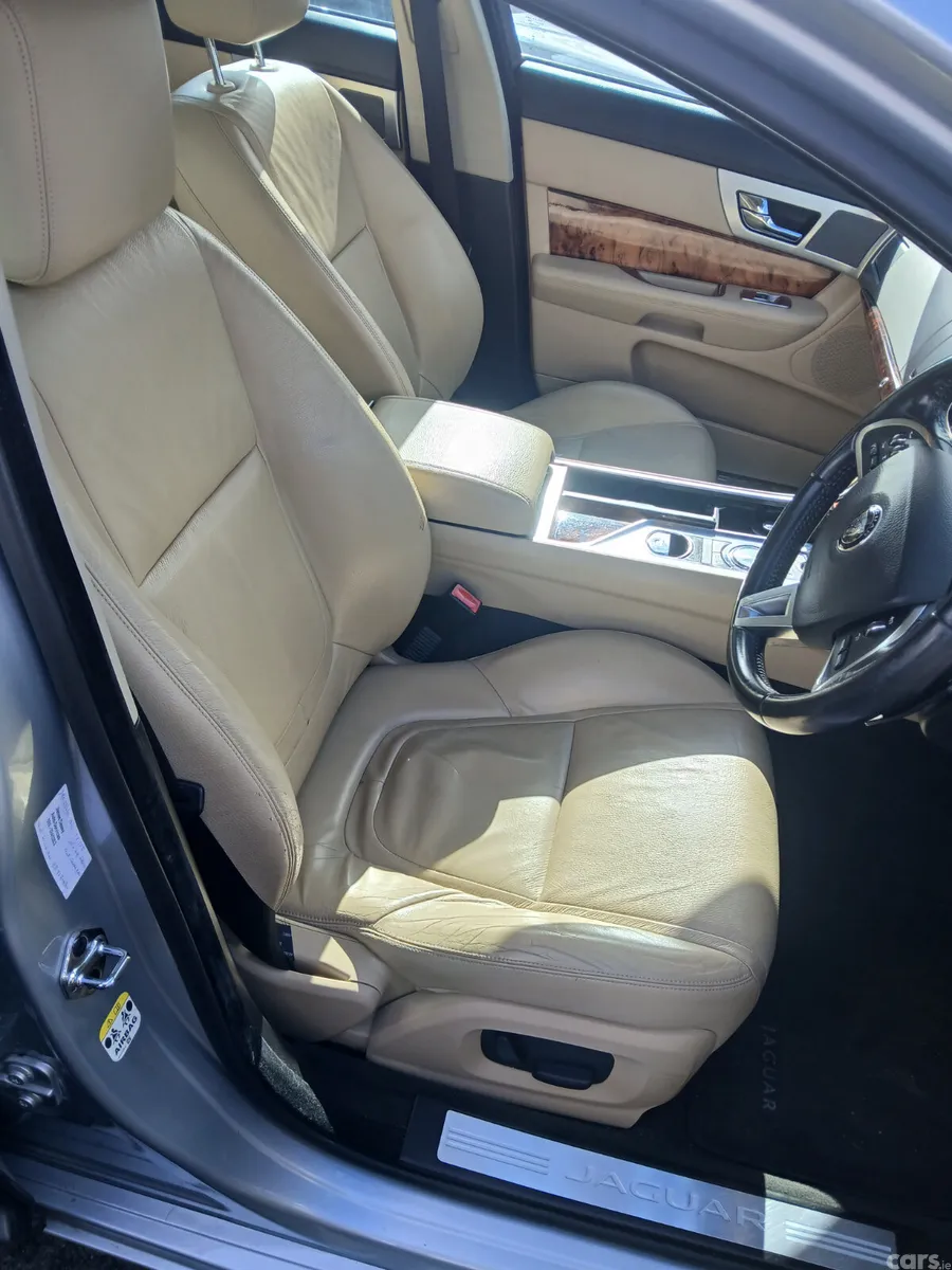 Jaguar XF Saloon, Diesel, 2015, Silver