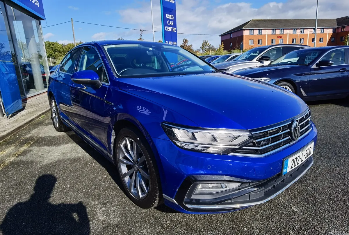 Volkswagen Passat Saloon, Diesel, 2020, Blue