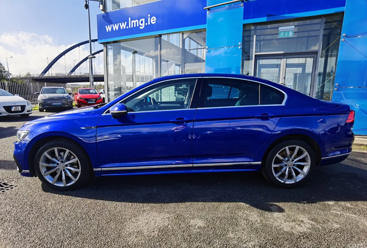 Volkswagen Passat Saloon, Diesel, 2020, Blue