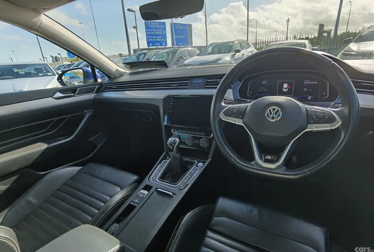 Volkswagen Passat Saloon, Diesel, 2020, Blue