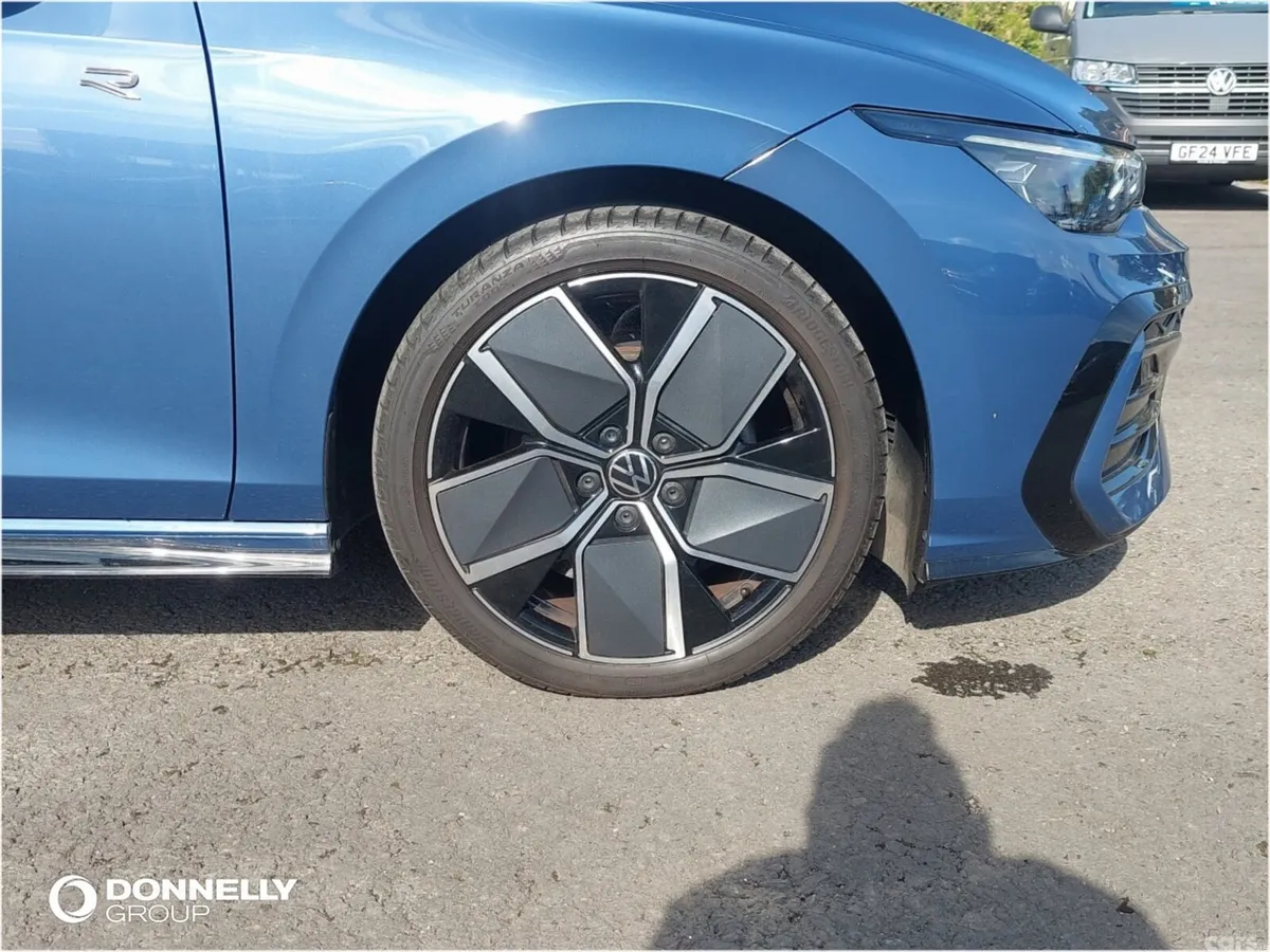 Volkswagen Golf Hatchback, Petrol, 2025, Blue