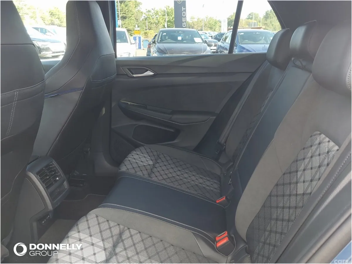Volkswagen Golf Hatchback, Petrol, 2025, Blue