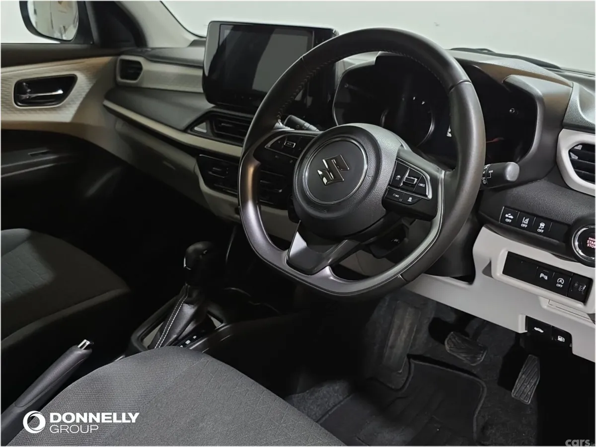 Suzuki Swift Hatchback, Petrol, 2025, White