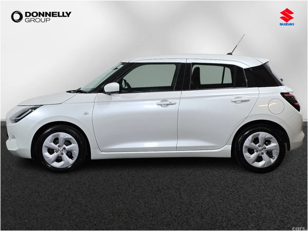 Suzuki Swift Hatchback, Petrol, 2025, White