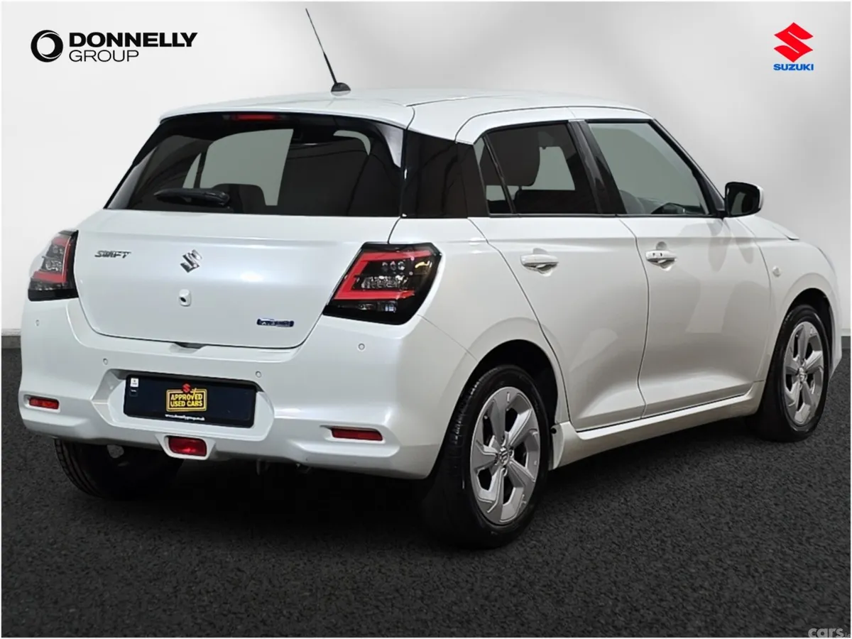 Suzuki Swift Hatchback, Petrol, 2025, White