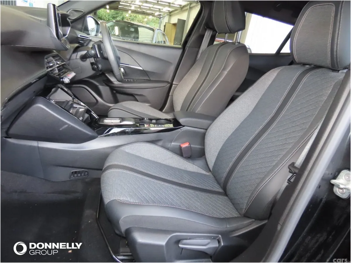 Peugeot 2008 Estate, Petrol, 2025, Black
