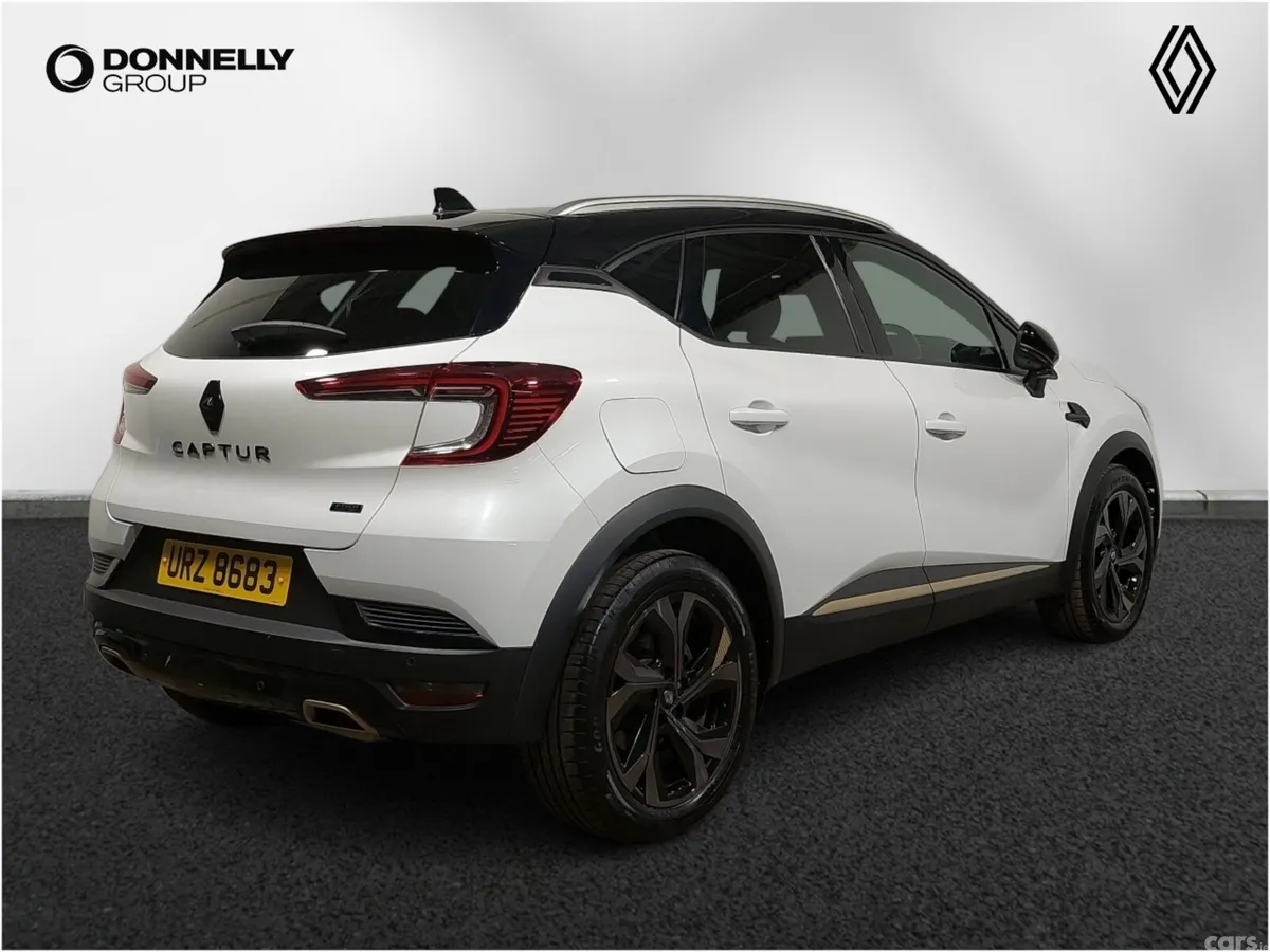 Renault Captur Hatchback, Petrol Hybrid, 2023, White