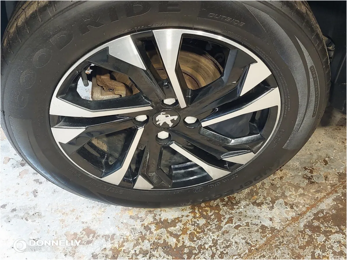 Peugeot 2008 Estate, Electric, 2022, Black