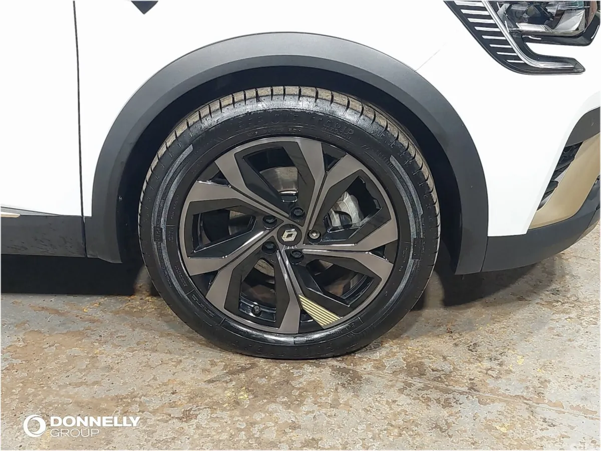 Renault Captur Hatchback, Petrol Hybrid, 2023, White