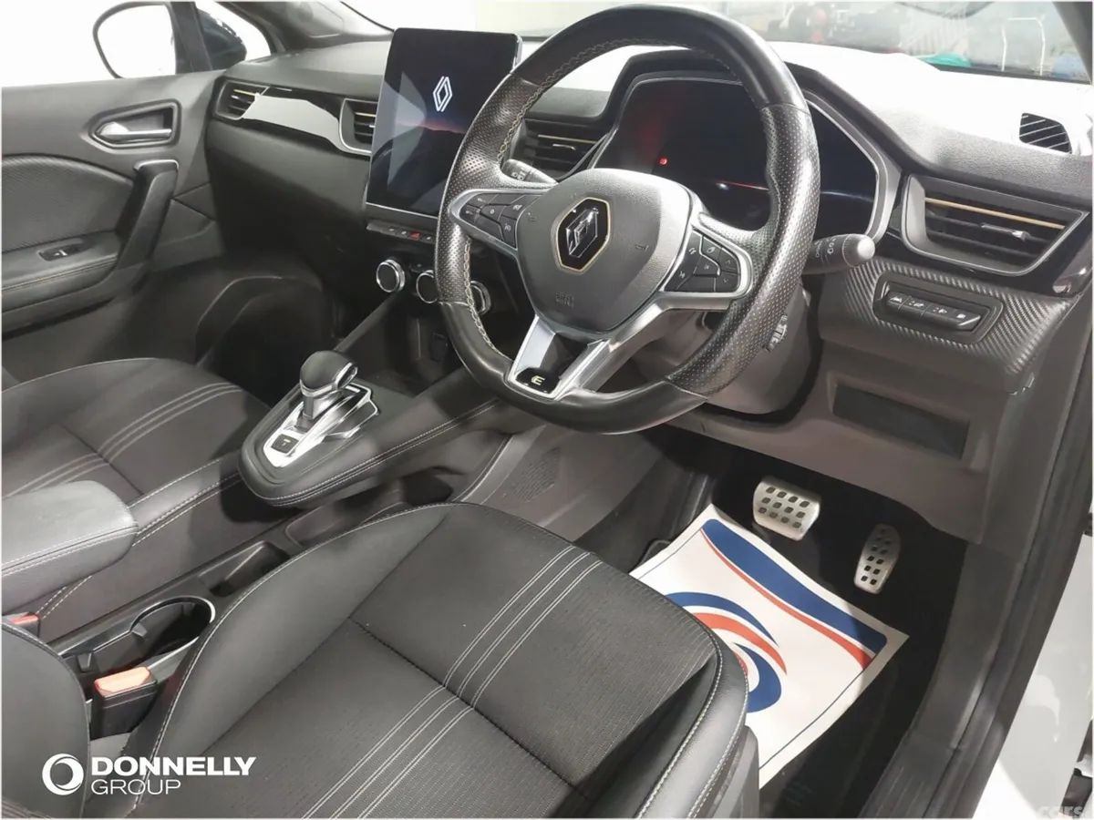 Renault Captur Hatchback, Petrol Hybrid, 2023, White