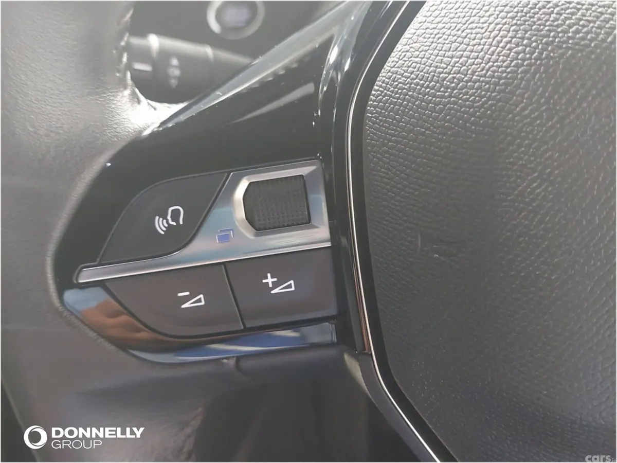 Peugeot 2008 Estate, Electric, 2022, Black