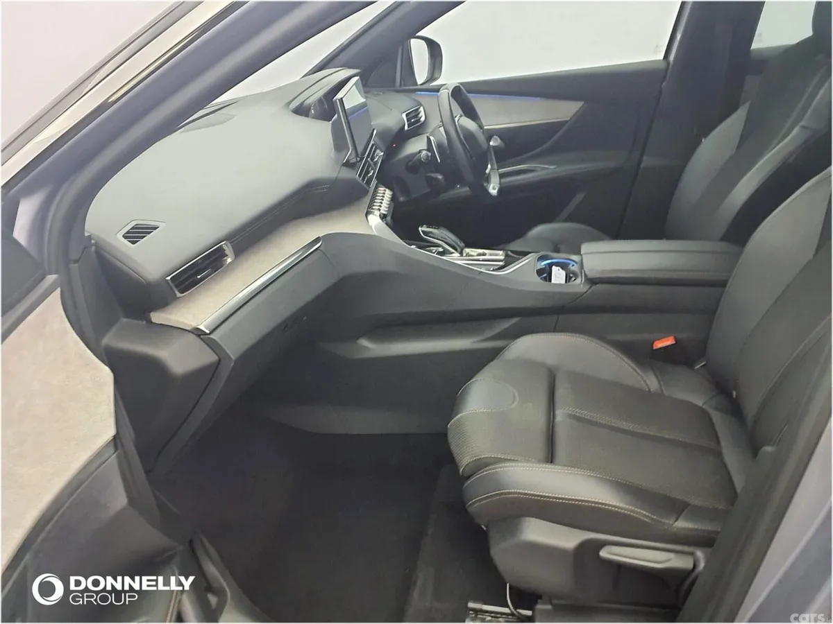 Peugeot 3008 Estate, Petrol, 2023, Grey