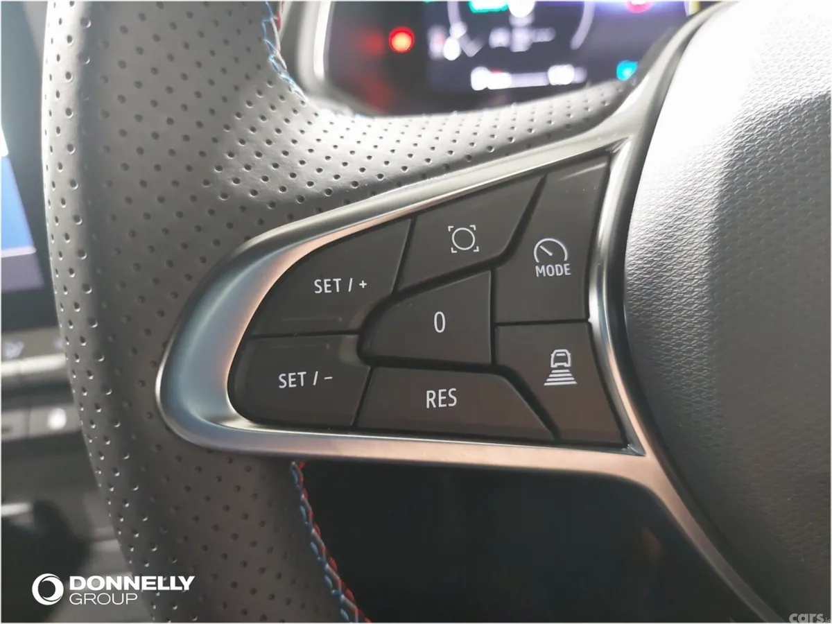 Renault Captur Hatchback, Petrol Hybrid, 2026, White