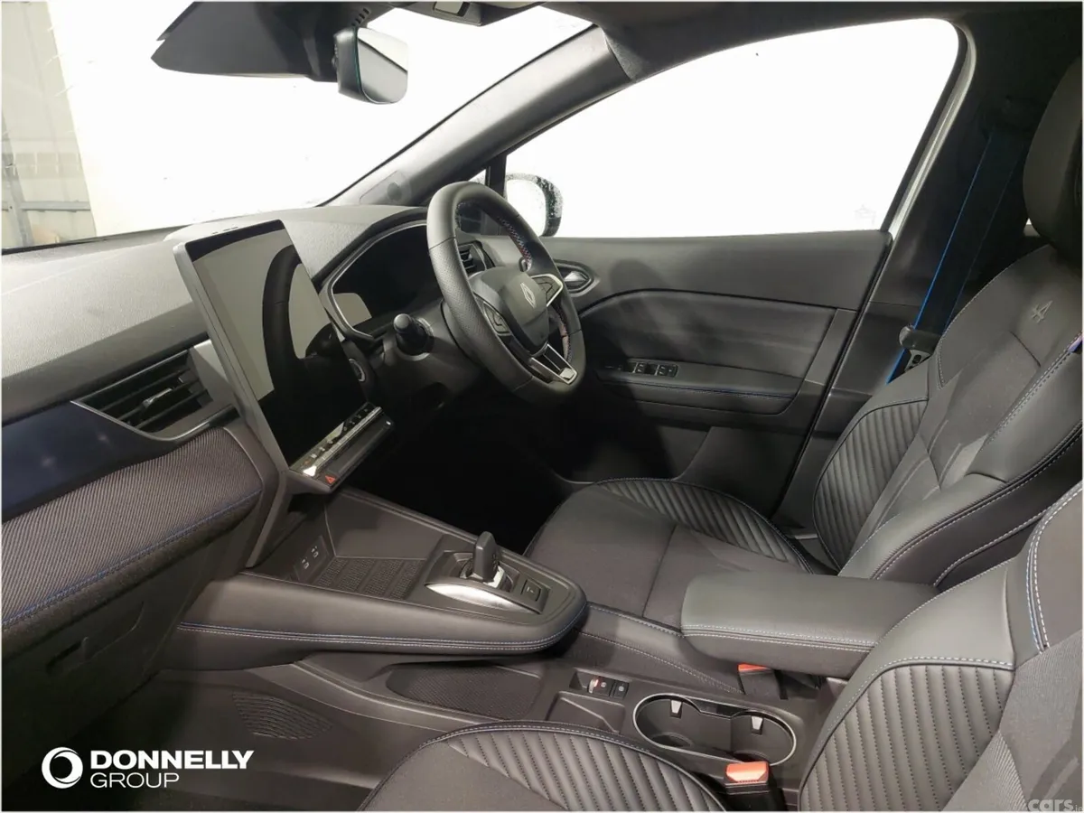 Renault Captur Hatchback, Petrol Hybrid, 2026, White