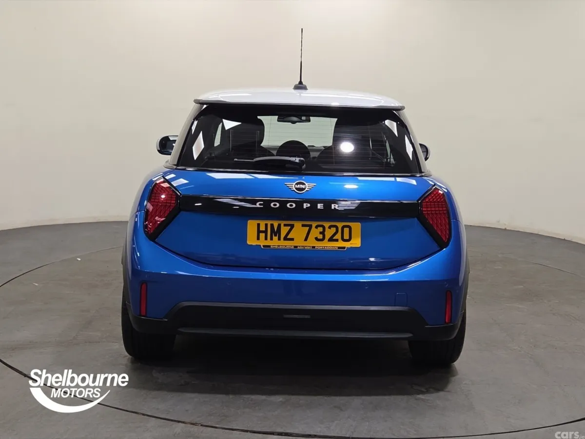 Mini Cooper Hatchback, Petrol, 2025, Blue