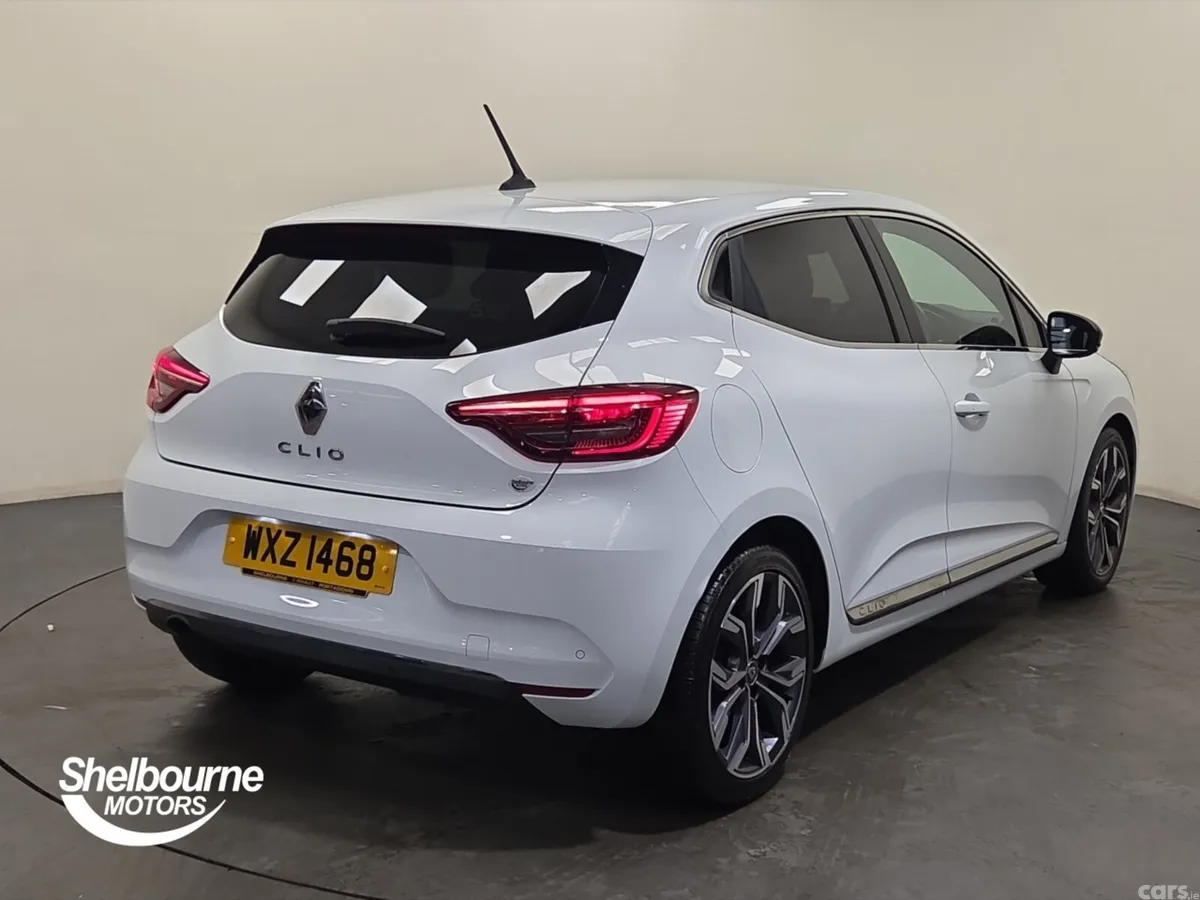 Renault Clio Hatchback, Petrol, 2021, White