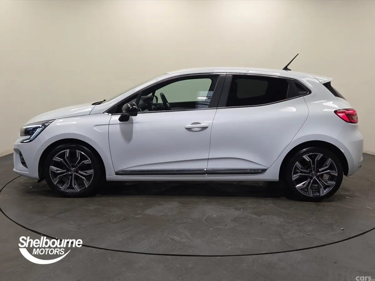 Renault Clio Hatchback, Petrol, 2021, White