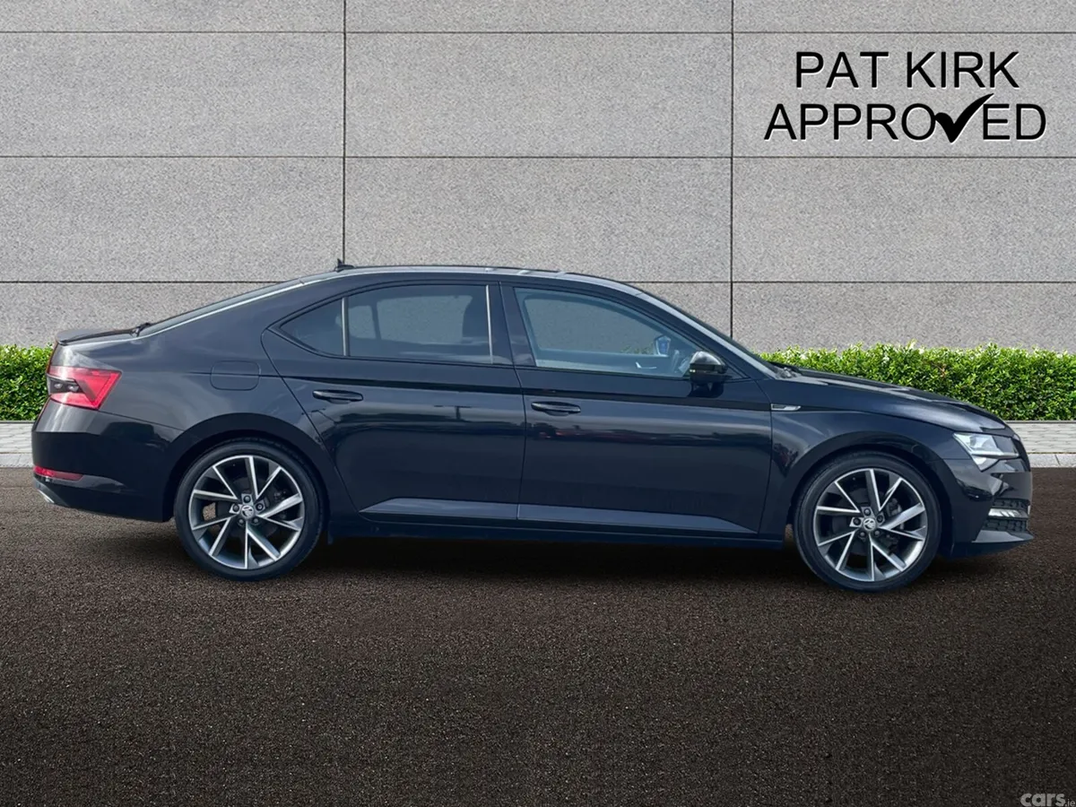 Skoda Superb Hatchback, Diesel, 2024, Black